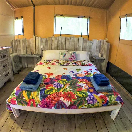 Luxury Safari Tent With Hot Tub At La Fortinerie Luxusní stan Mouliherne