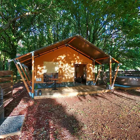 Luxury Safari Tent With Hot Tub At La Fortinerie Luxury tent Mouliherne