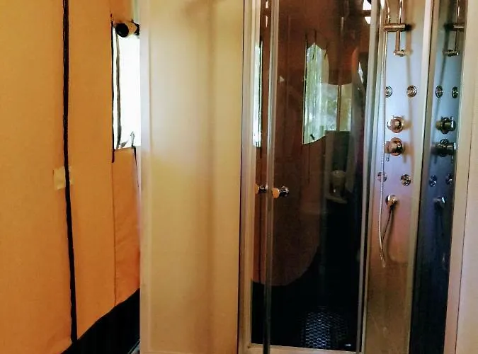 Luxury Safari Tent With Hot Tub At La Fortinerie ラグジュアリーテント Mouliherne